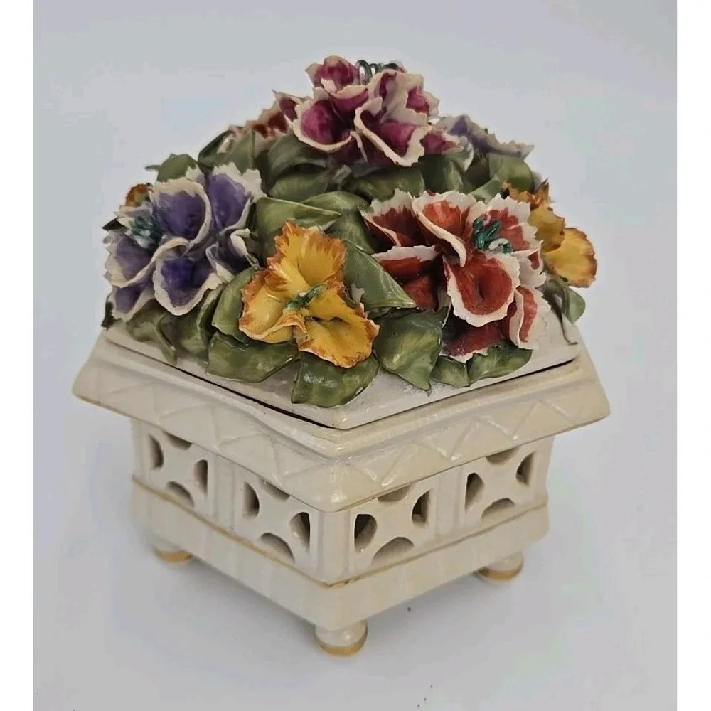 Vtg Bavaria Lid Floral Pansy Footed Trinket Candy Coin Dish Flawed READ‎